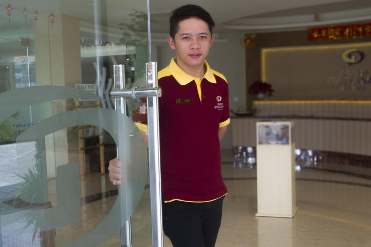 Grand Parama Hotel Tanjung Redep Extérieur photo