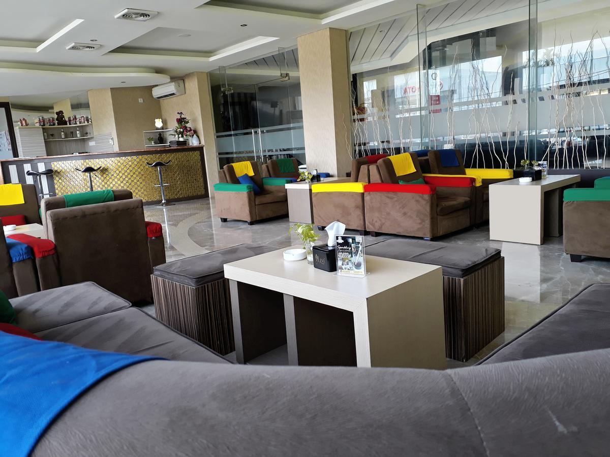 Grand Parama Hotel Tanjung Redep Extérieur photo